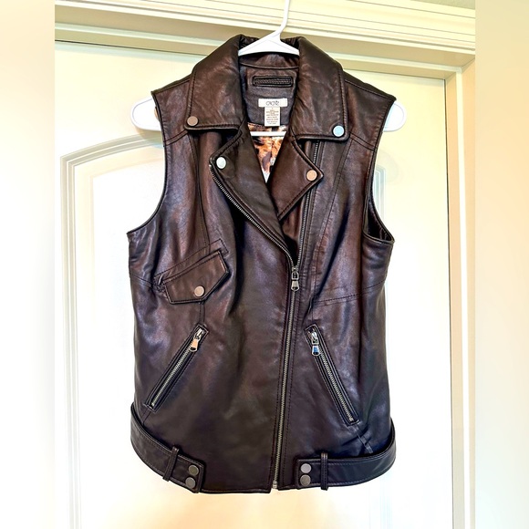 Cache - 100% Leather Vest with Leopard Silk Lining - BRAND NEW CONDITION! - Picture 1 of 8